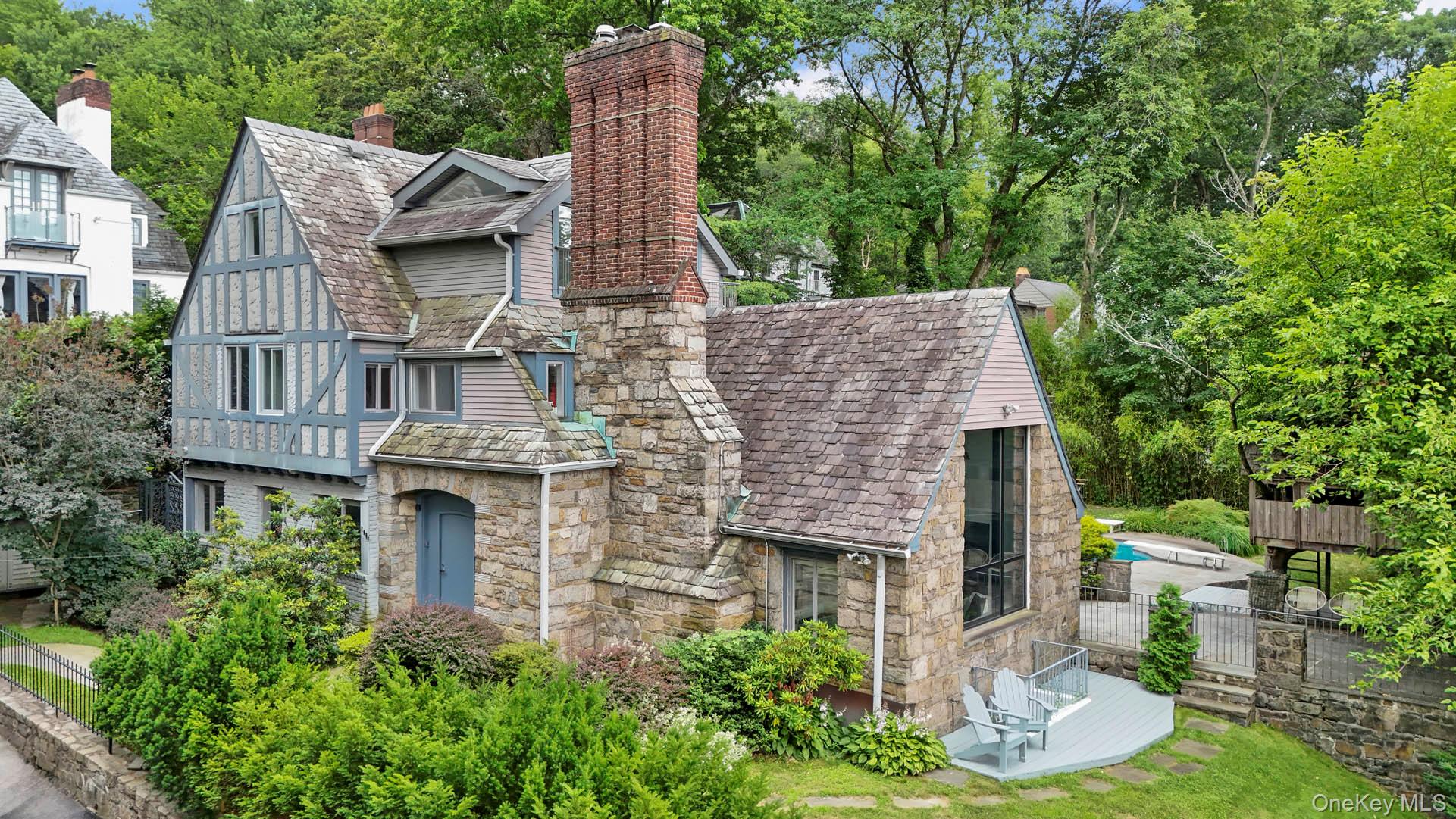 800 W 231st Street, Bronx, NY 10463