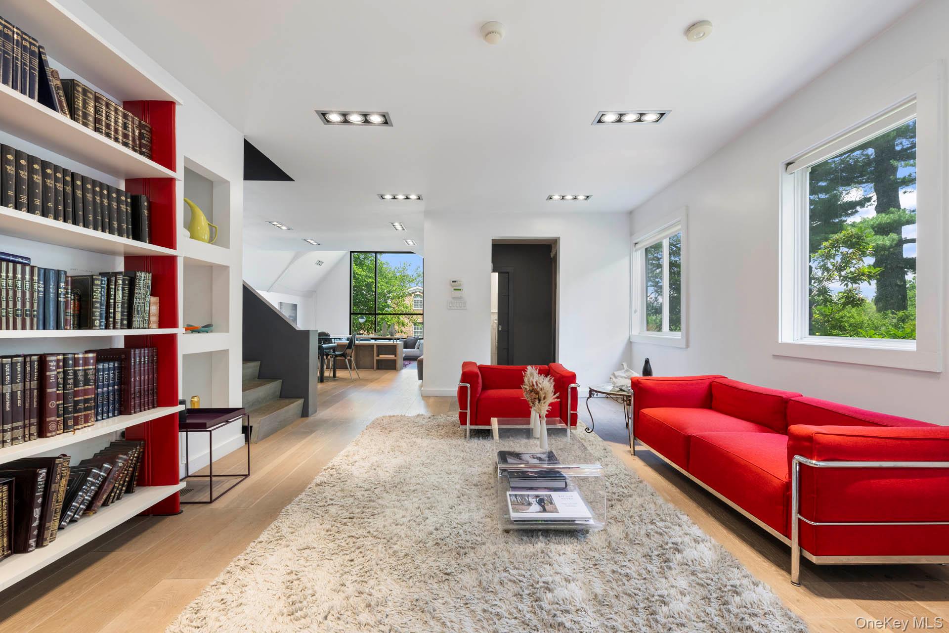 800 W 231st Street, Bronx, NY 10463