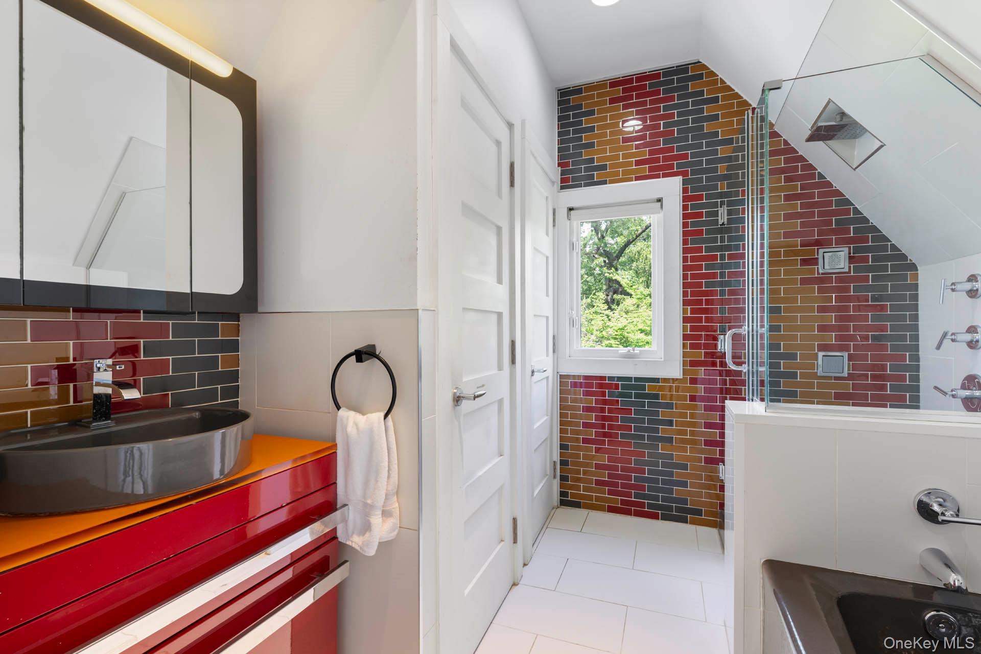 800 W 231st Street, Bronx, NY 10463