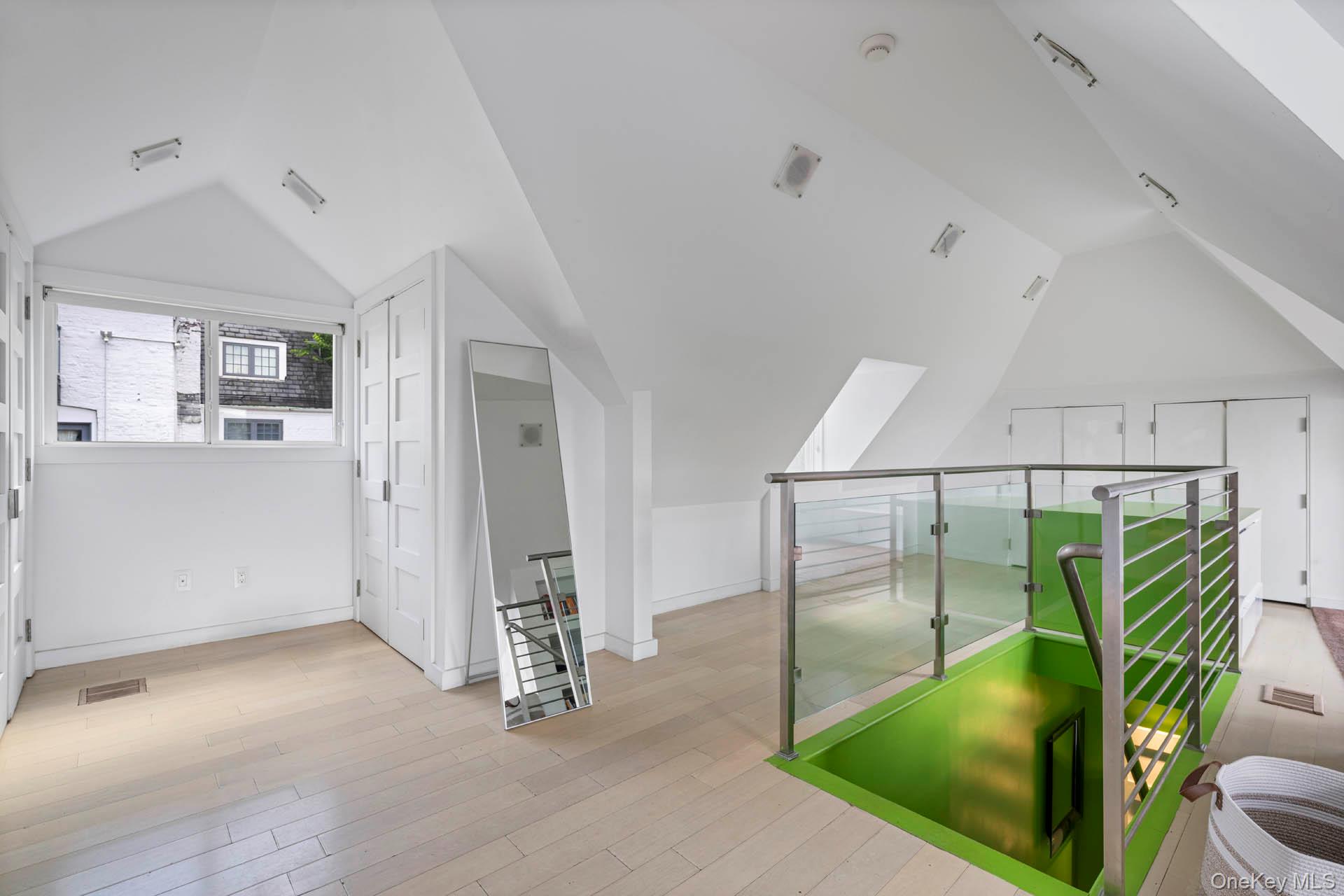 800 W 231st Street, Bronx, NY 10463