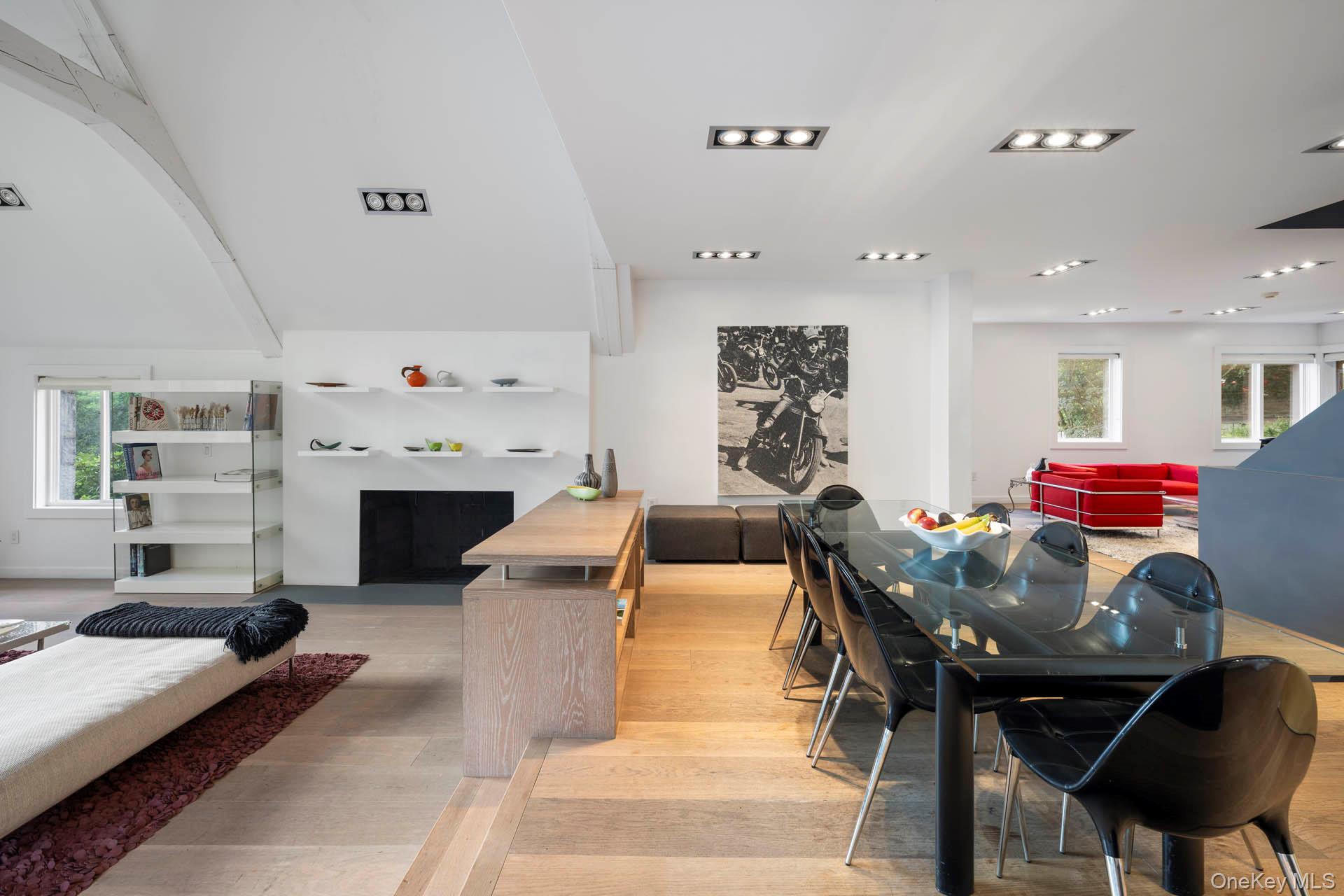 800 W 231st Street, Bronx, NY 10463