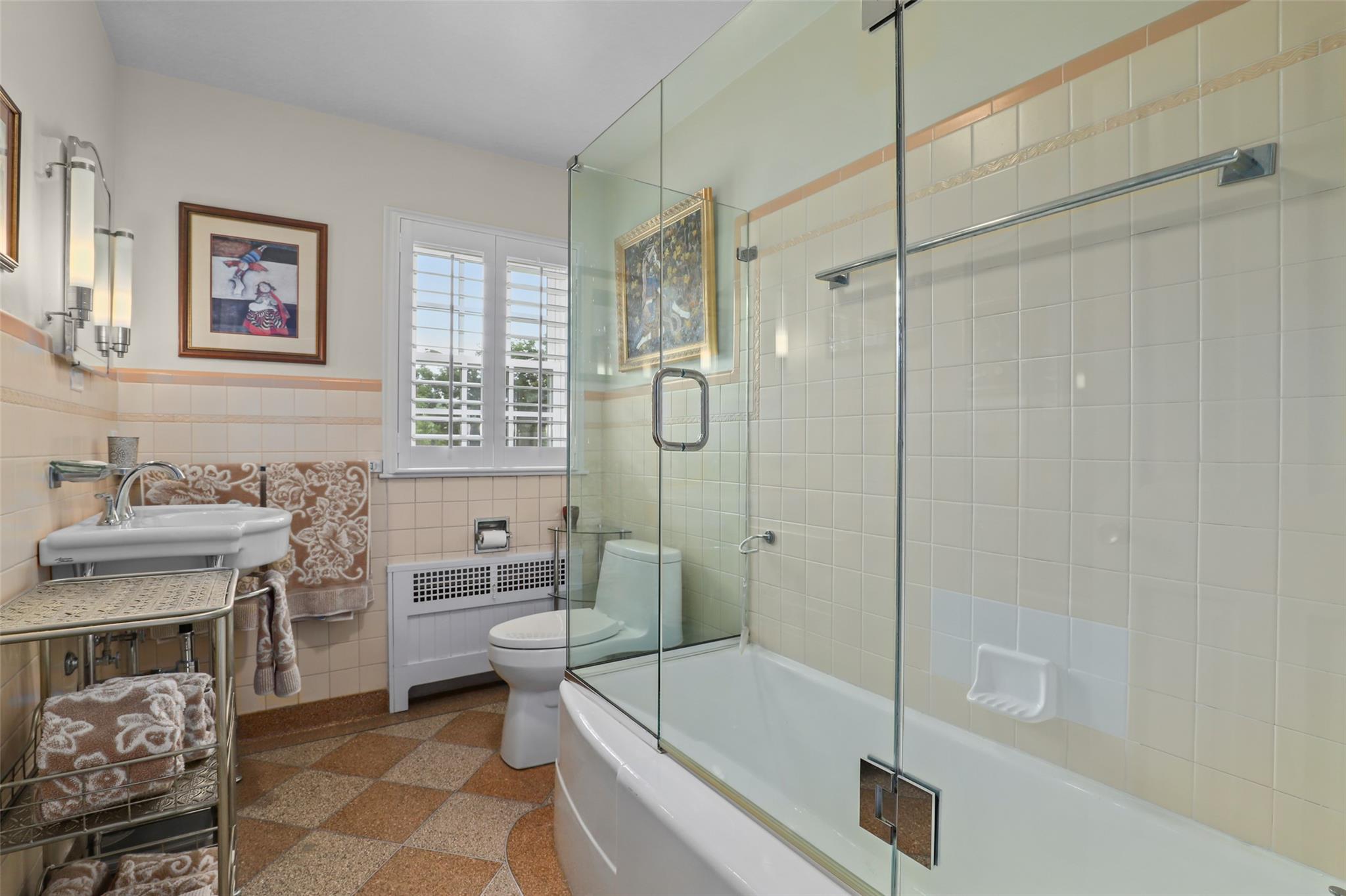 31 Colonial Road, White Plains, NY 10605