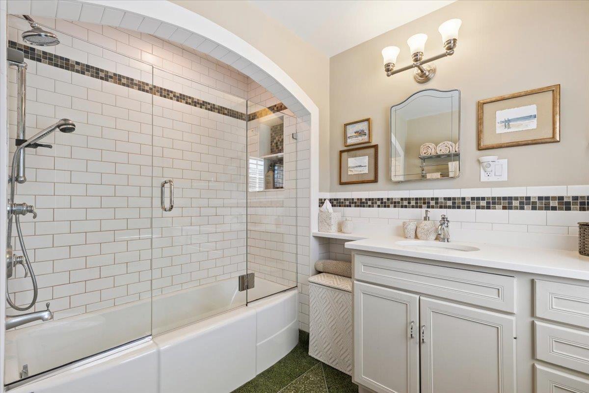 31 Colonial Road, White Plains, NY 10605