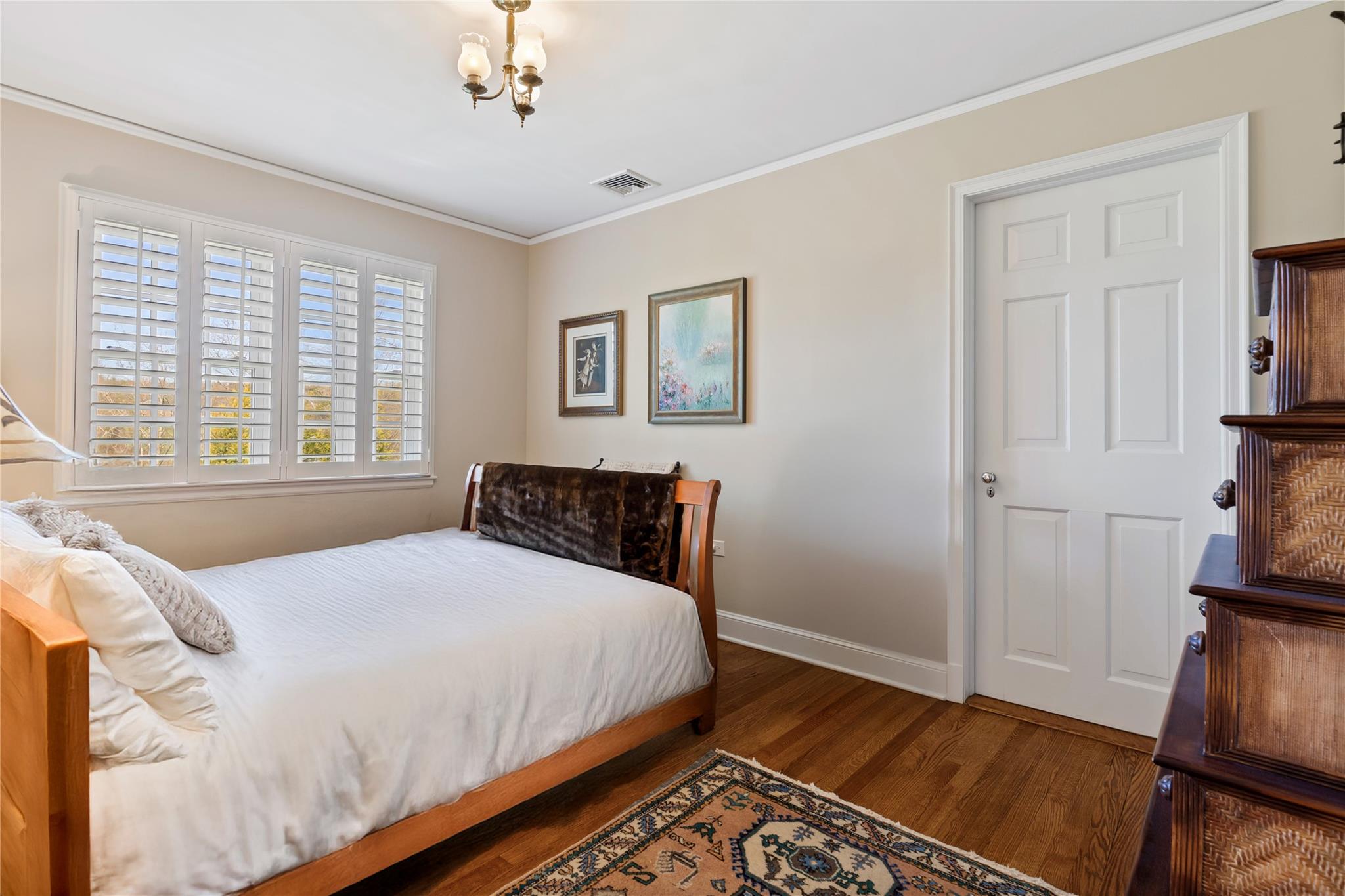 31 Colonial Road, White Plains, NY 10605