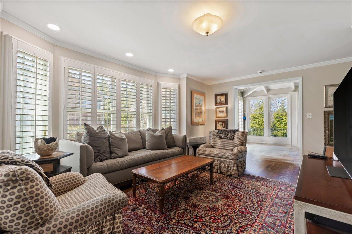 31 Colonial Road, White Plains, NY 10605