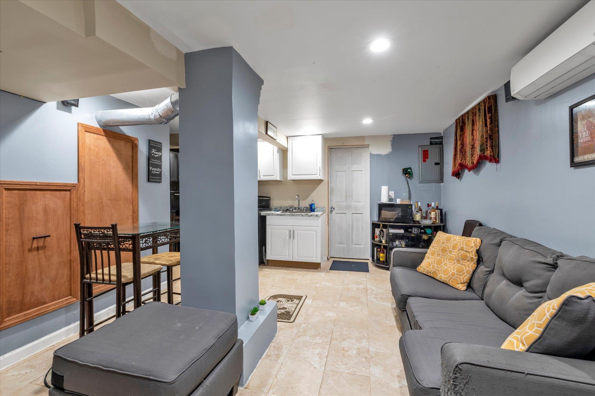 596 Lincoln Avenue, West Hempstead, NY 11552