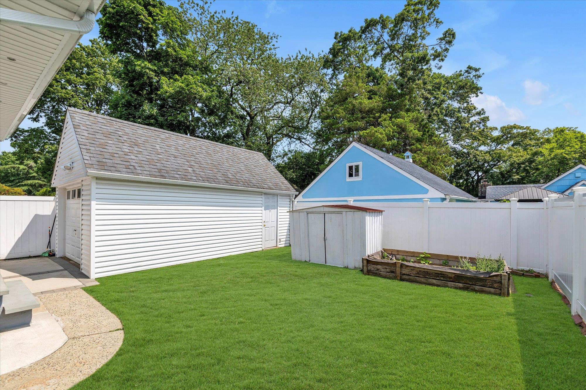 596 Lincoln Avenue, West Hempstead, NY 11552