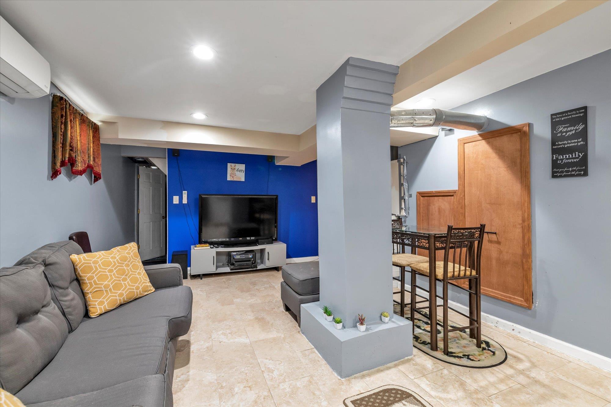 596 Lincoln Avenue, West Hempstead, NY 11552