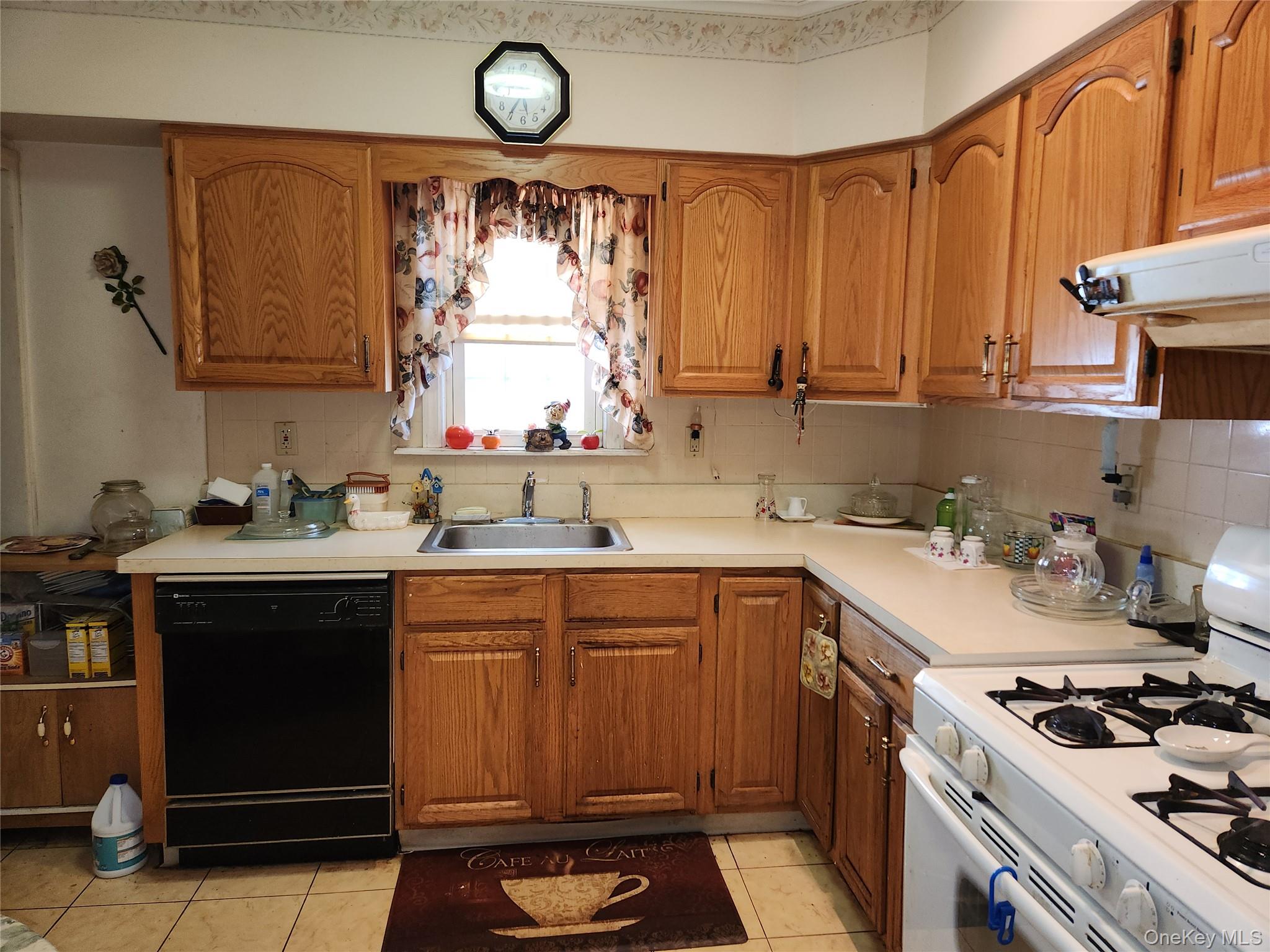 14 W Argyle Street, Valley Stream, NY 11580