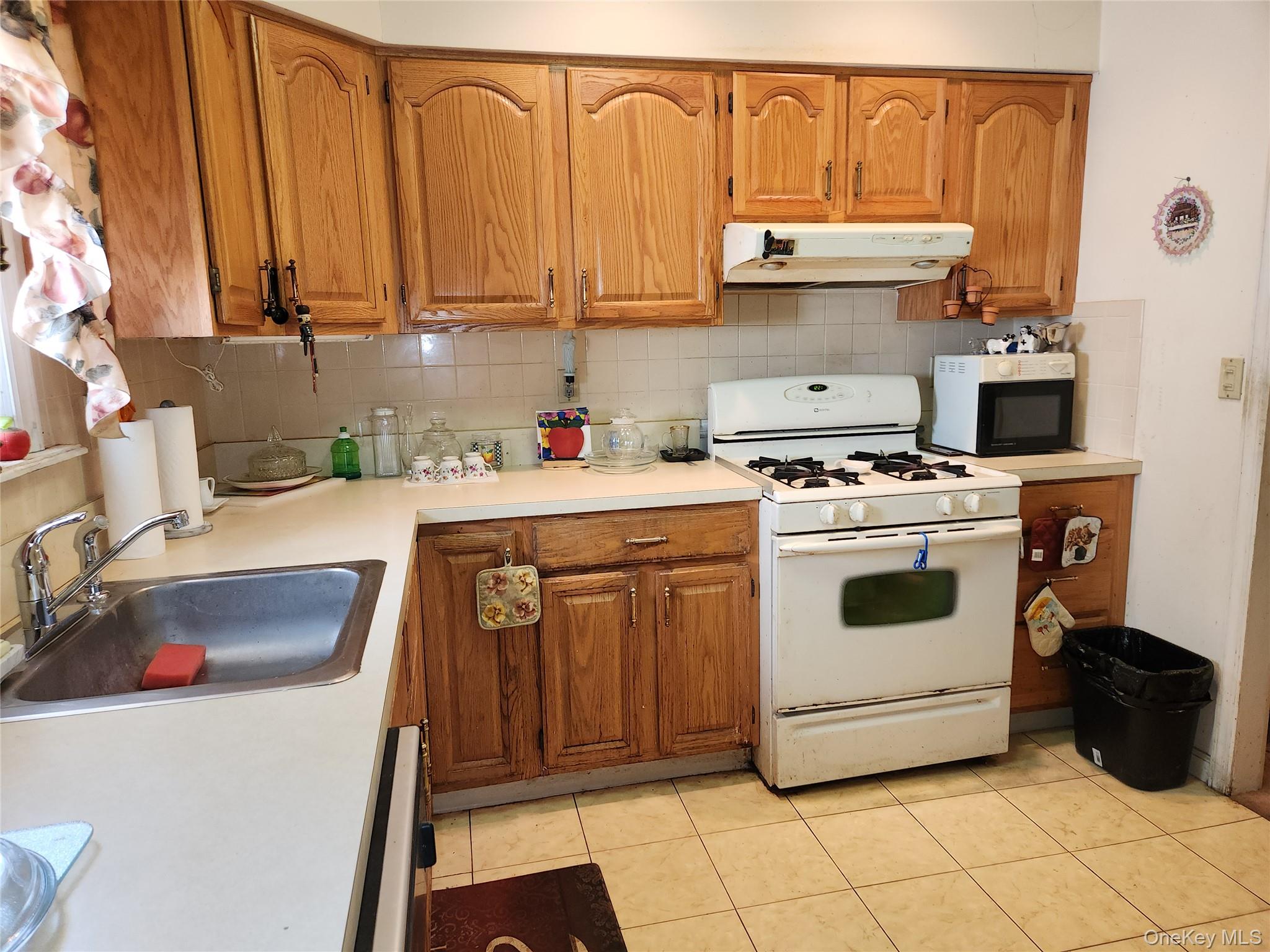 14 W Argyle Street, Valley Stream, NY 11580