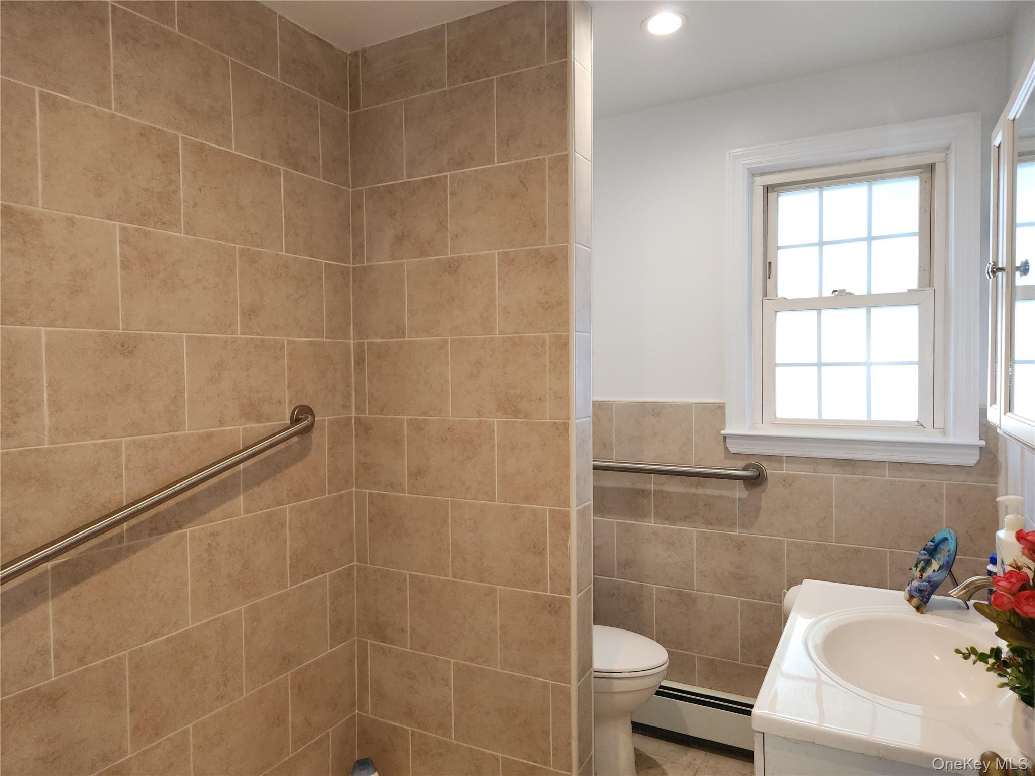 14 W Argyle Street, Valley Stream, NY 11580