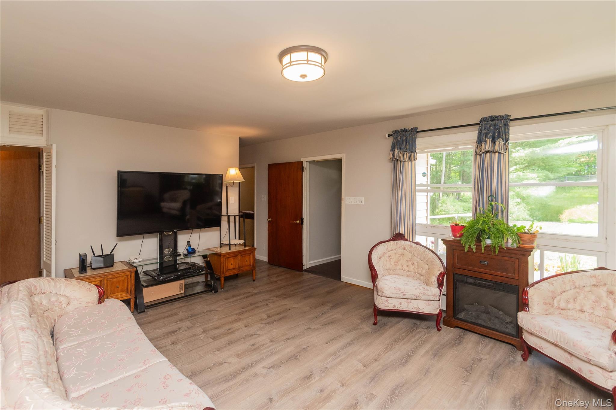 17 Hillside Place, Fallsburg, NY 12779