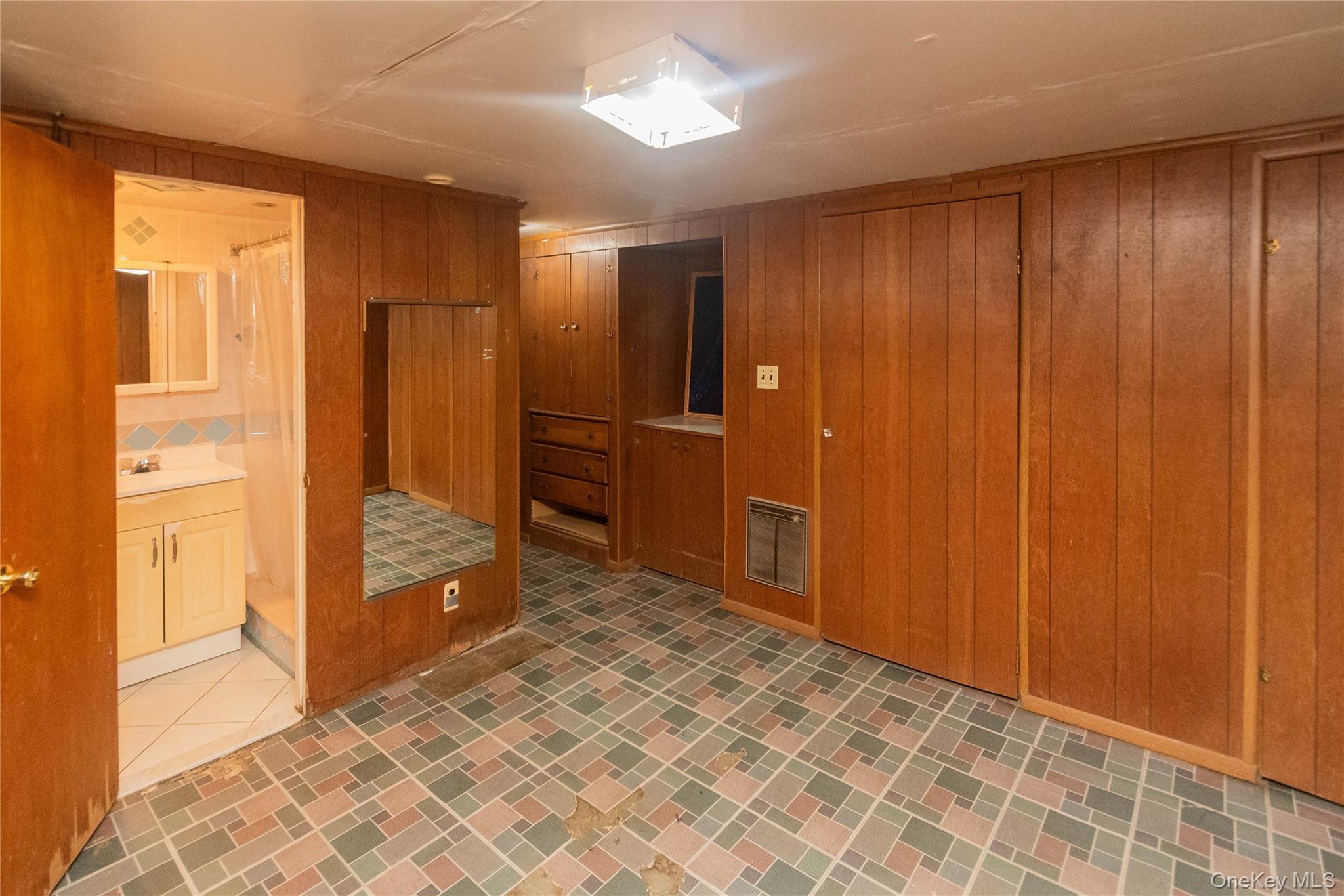 17 Hillside Place, Fallsburg, NY 12779