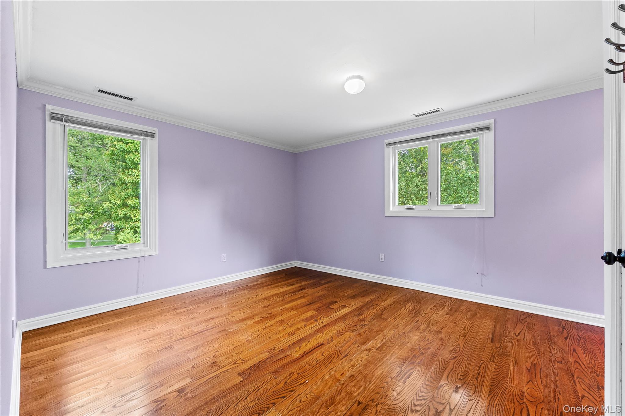 18 Locust Lane, Roslyn Heights, NY 11577