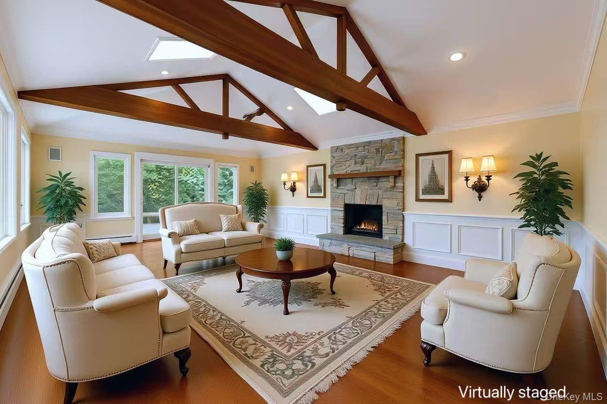 18 Locust Lane, Roslyn Heights, NY 11577