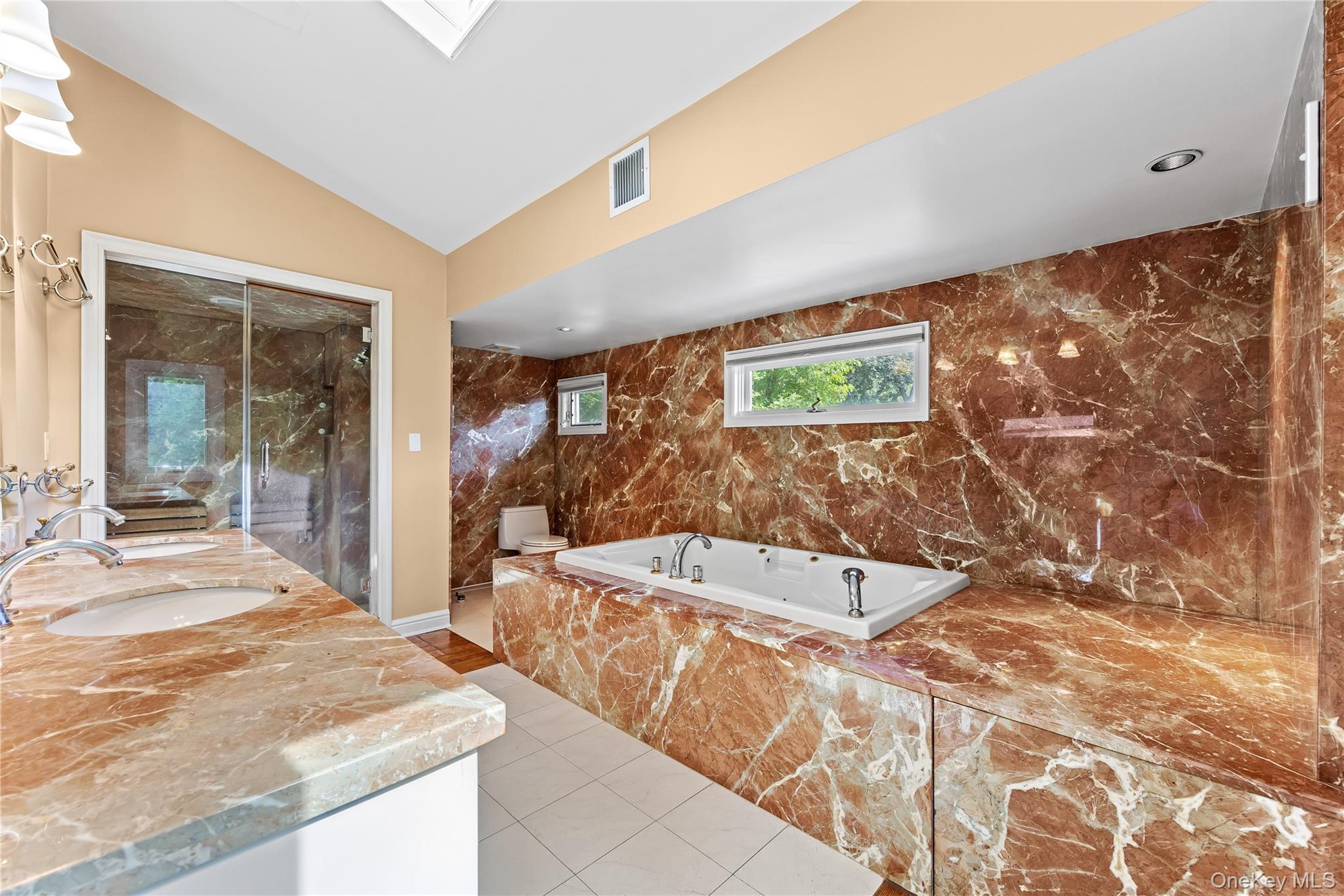 18 Locust Lane, Roslyn Heights, NY 11577