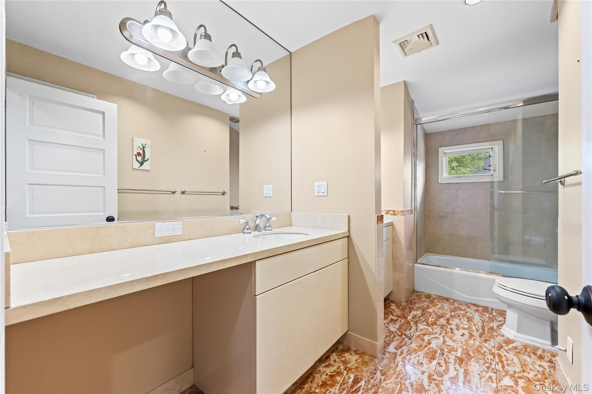 18 Locust Lane, Roslyn Heights, NY 11577