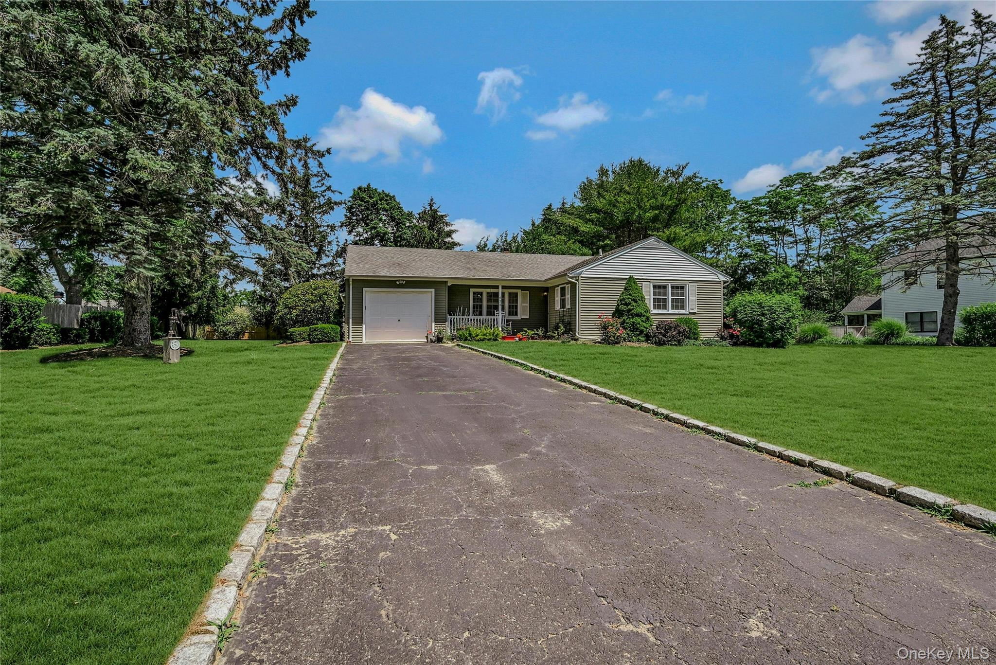 625 Glenn Road, Southold, NY 11971