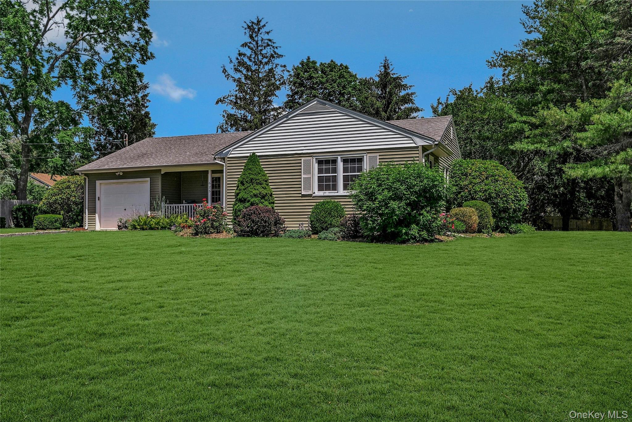 625 Glenn Road, Southold, NY 11971