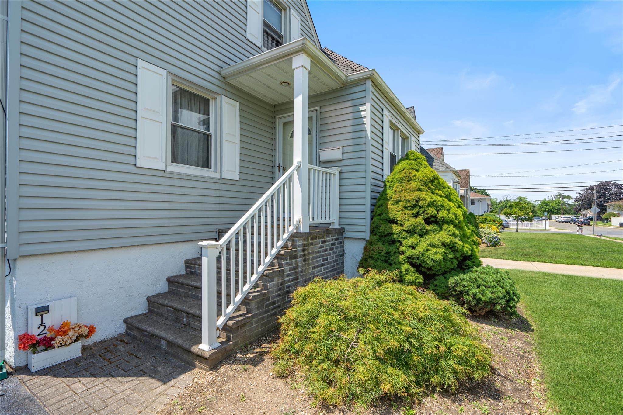 12 Westmoreland Road, Merrick, NY 11566