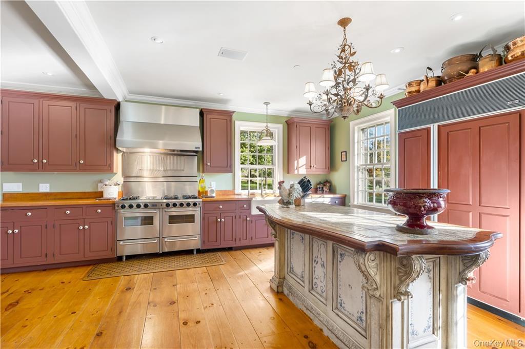 11 Brown Road, Pleasant Valley, NY 12569