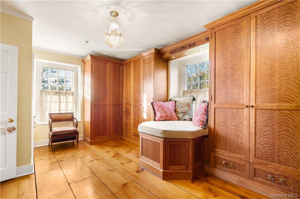 11 Brown Road, Pleasant Valley, NY 12569