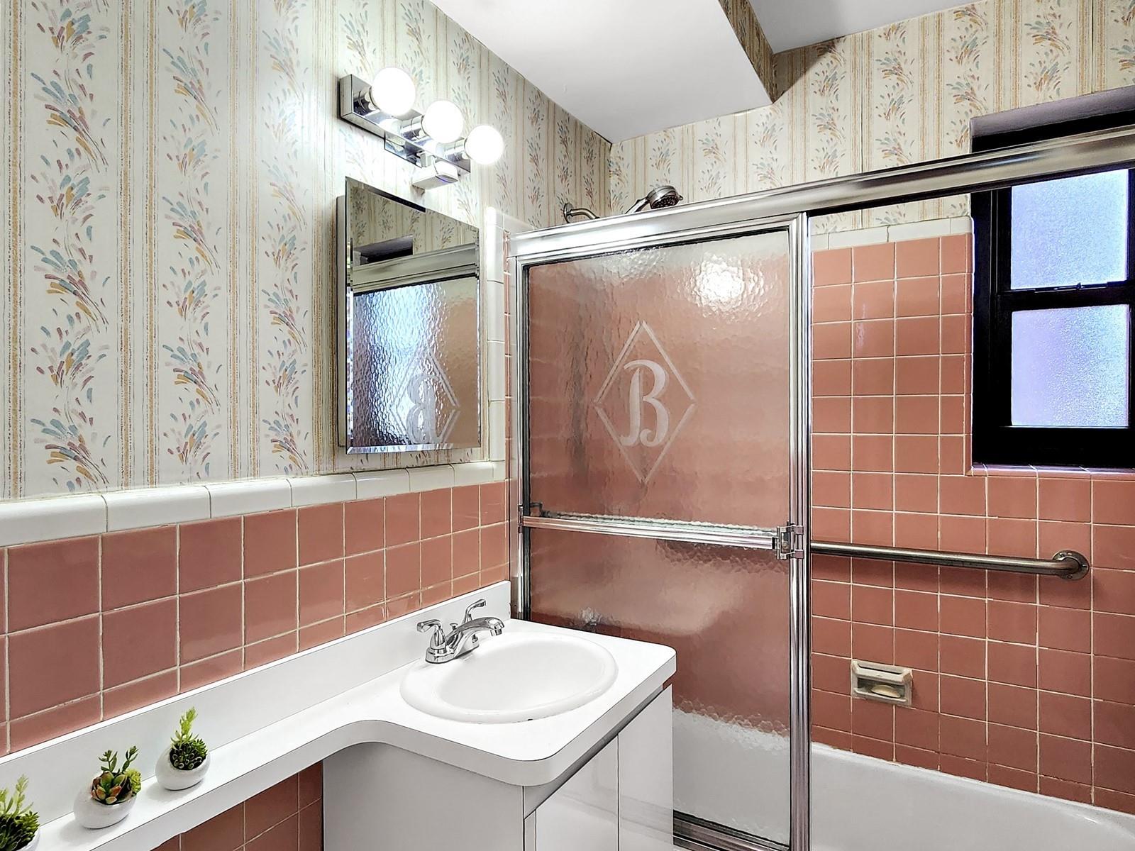 140-21 31st Road # 4A, Flushing, NY 11354