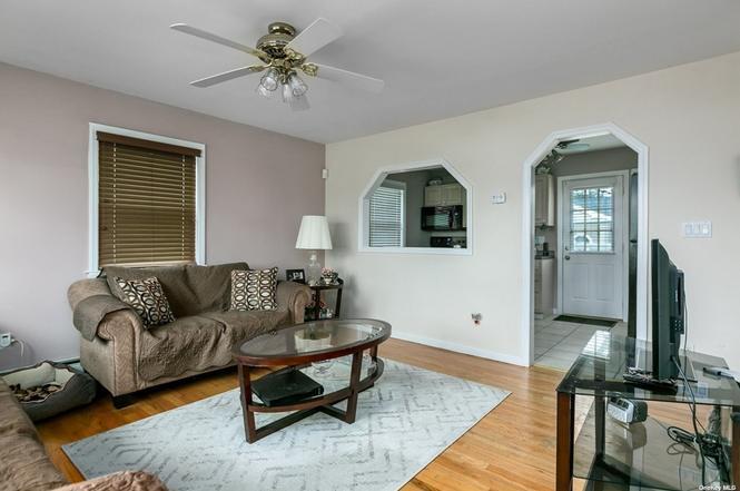 250 N Rutherford Avenue, Massapequa, NY 11758