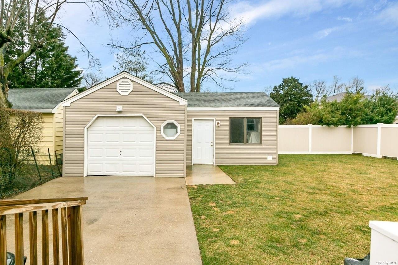 250 N Rutherford Avenue, Massapequa, NY 11758