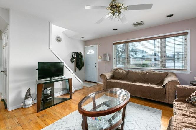 250 N Rutherford Avenue, Massapequa, NY 11758