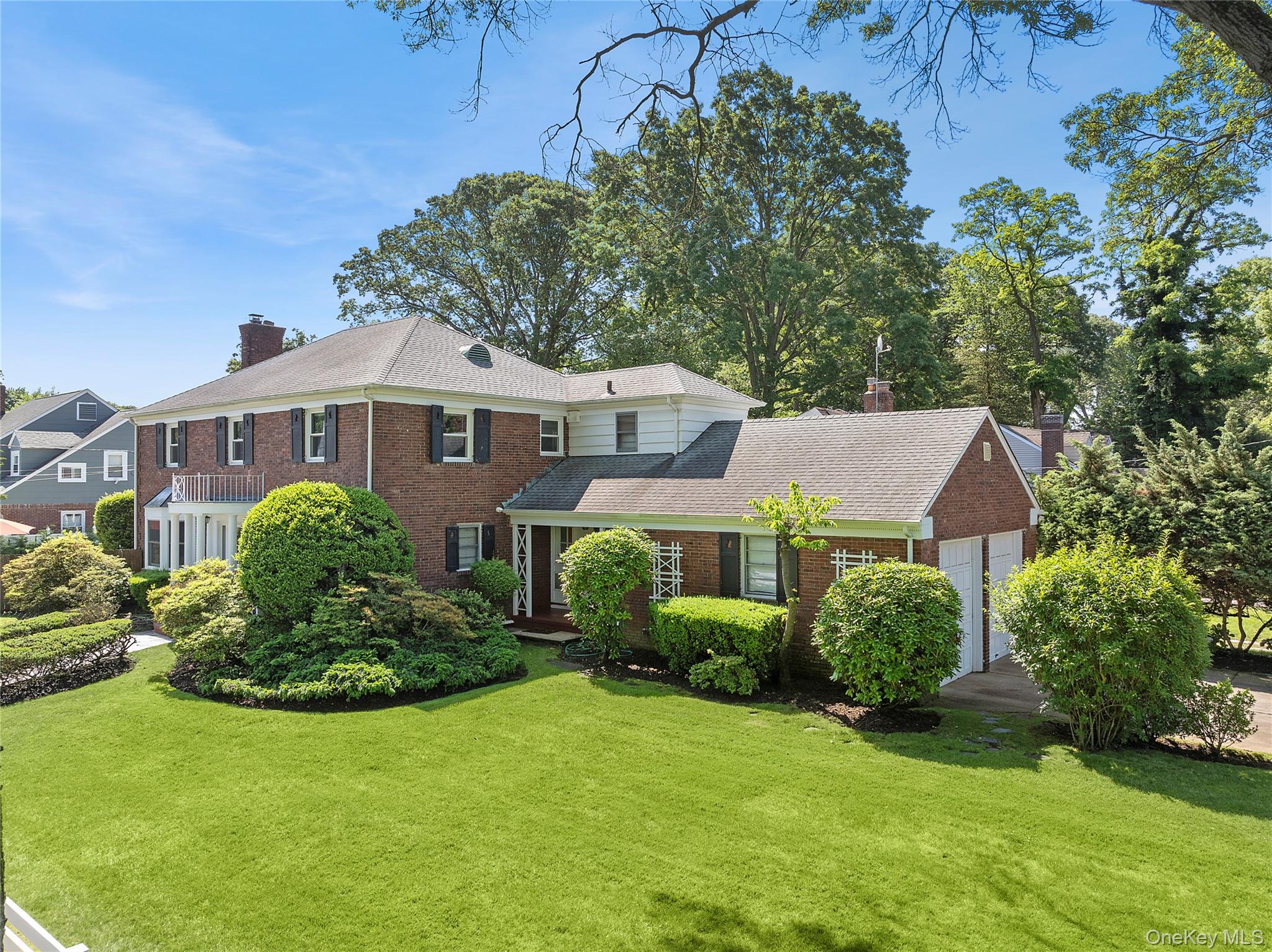 107 California Avenue, Freeport, NY 11520