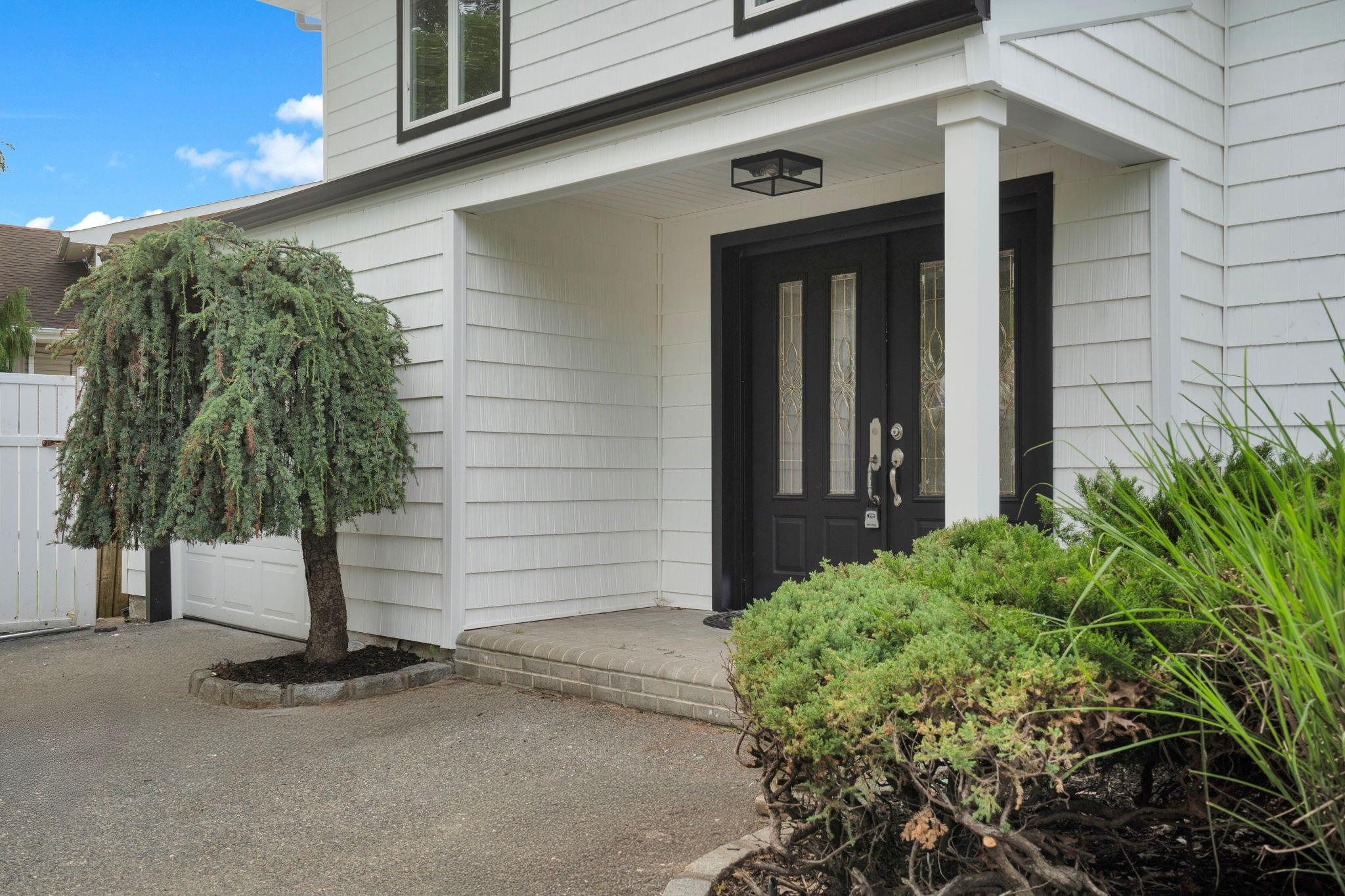 1815 Echo Place, Merrick, NY 11566