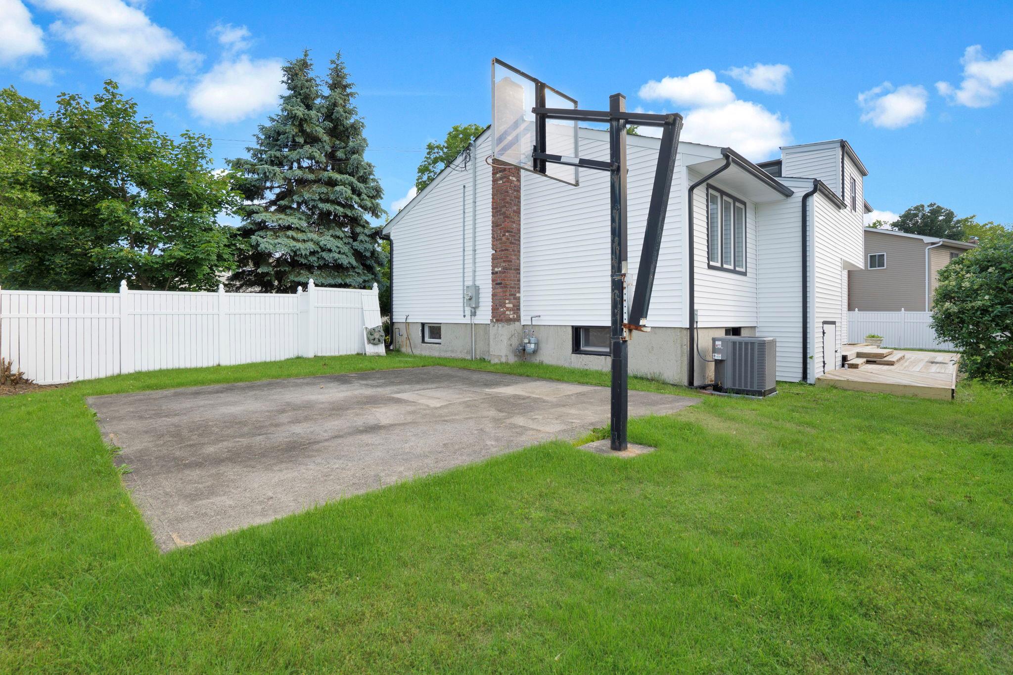 1815 Echo Place, Merrick, NY 11566