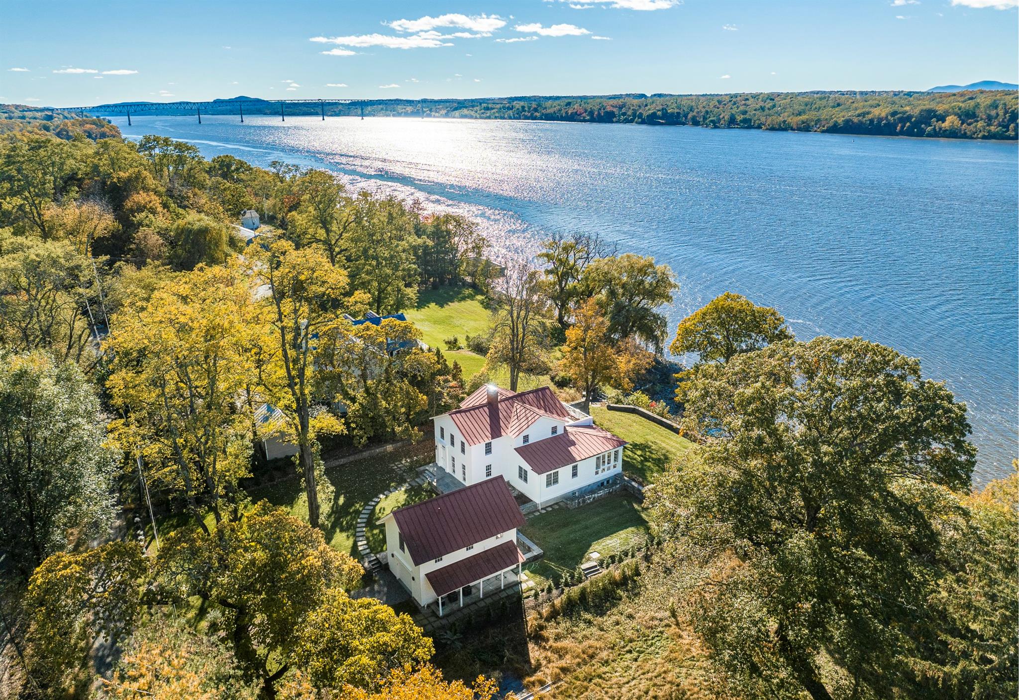 7 Steamboat Dock Lane, Red Hook, NY 12507