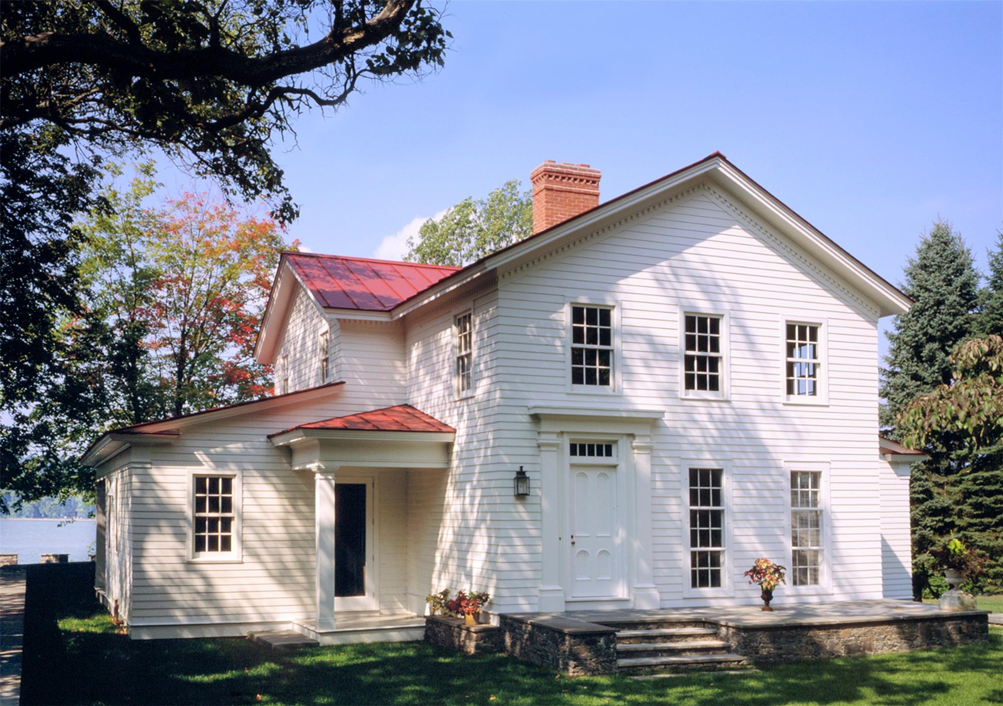 7 Steamboat Dock Lane, Red Hook, NY 12507