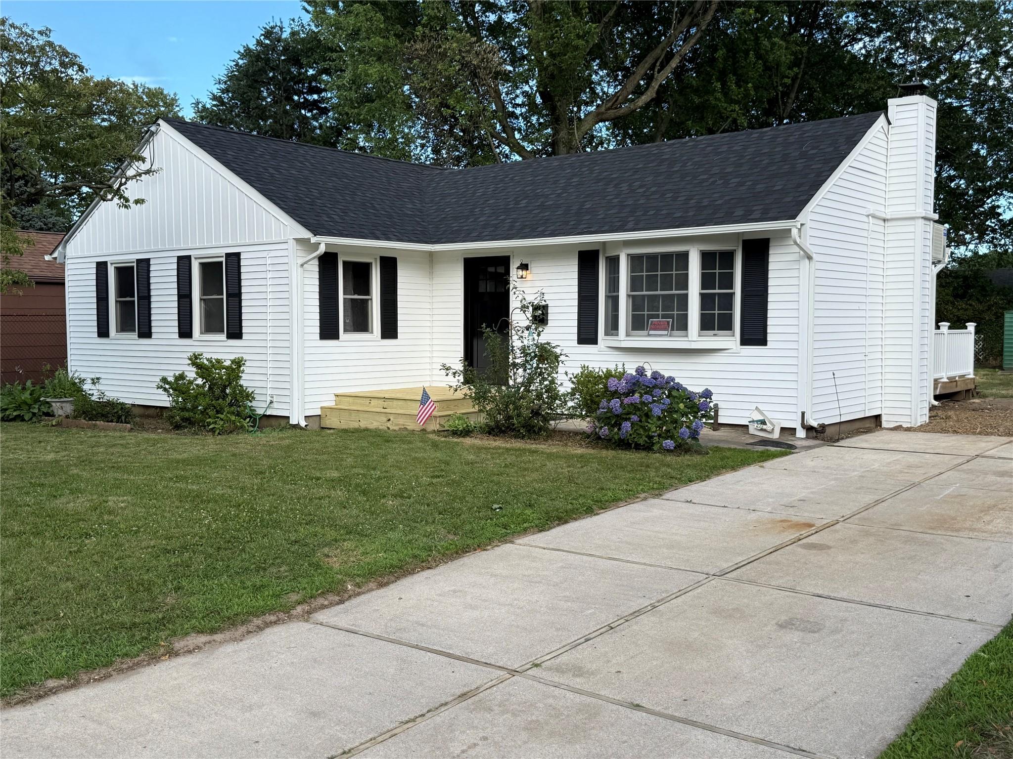 22 Bradish Lane, Babylon, NY 11702