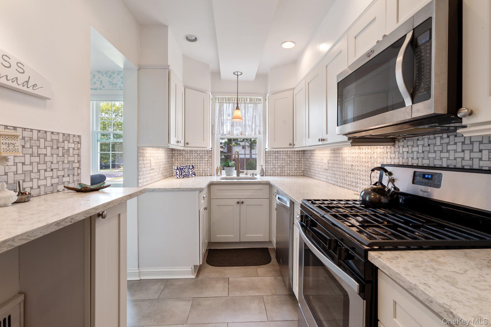 102 S Village Avenue # 2B, Rockville Centre, NY 11570