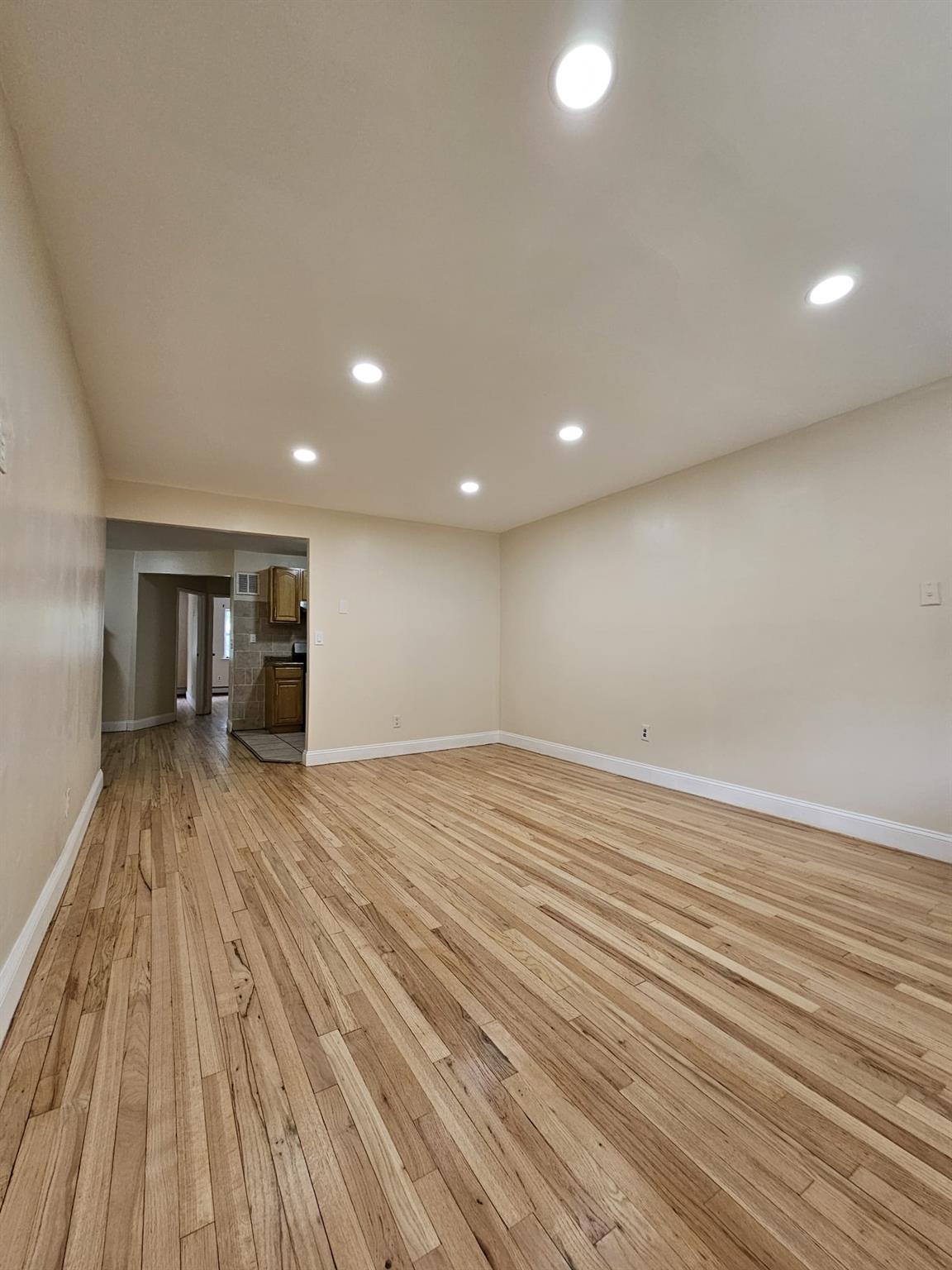 131 S 14th Avenue # 1, Mount Vernon, NY 10550