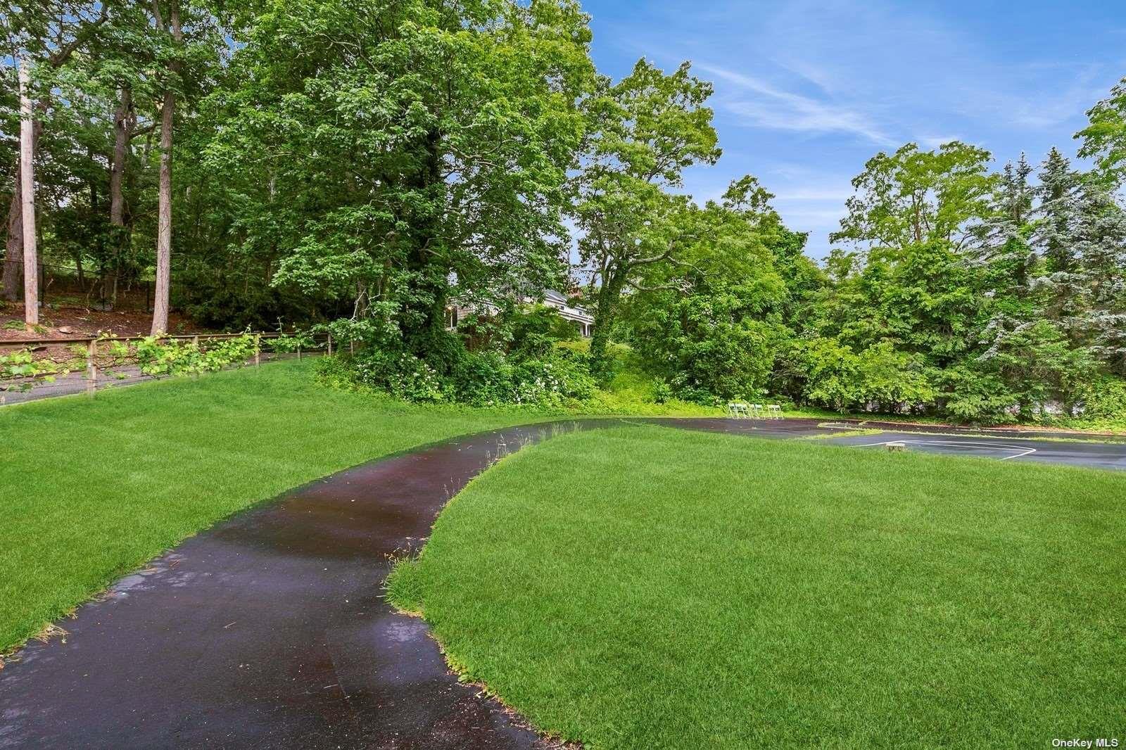 2 Godfrey Lane, Huntington, NY 11743