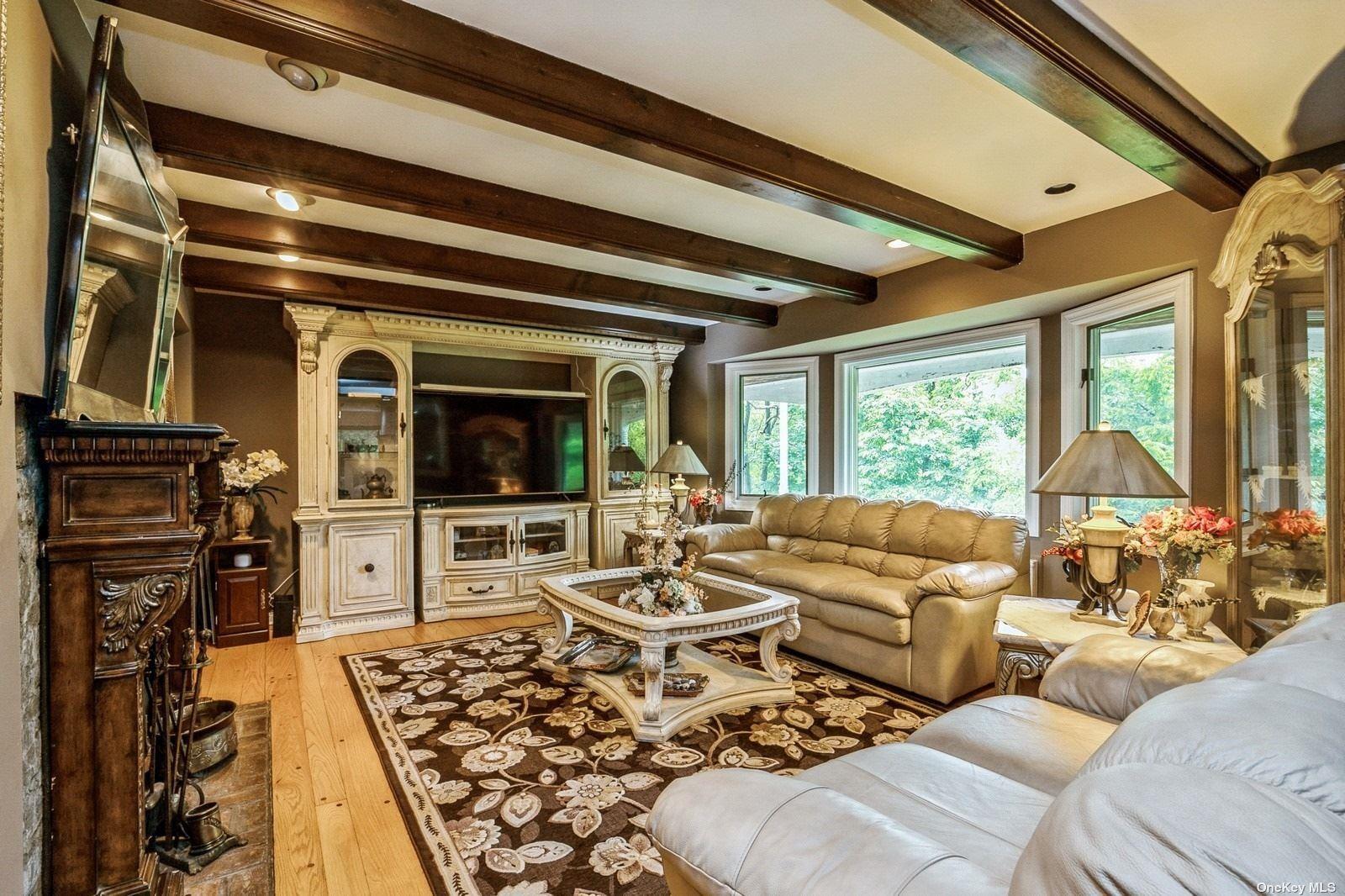 2 Godfrey Lane, Huntington, NY 11743