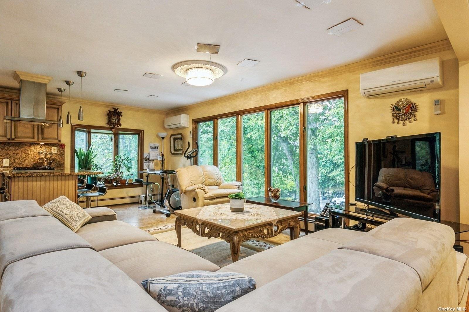 2 Godfrey Lane, Huntington, NY 11743