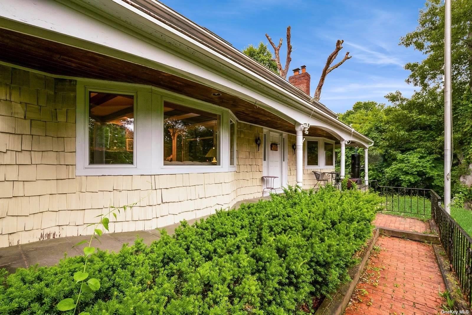 2 Godfrey Lane, Huntington, NY 11743