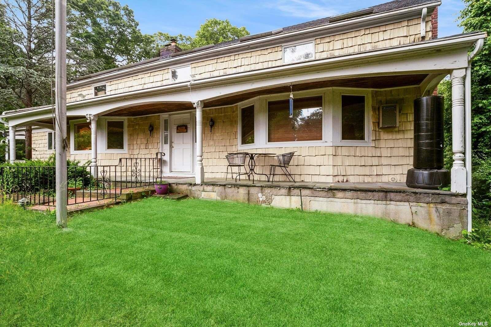 2 Godfrey Lane, Huntington, NY 11743