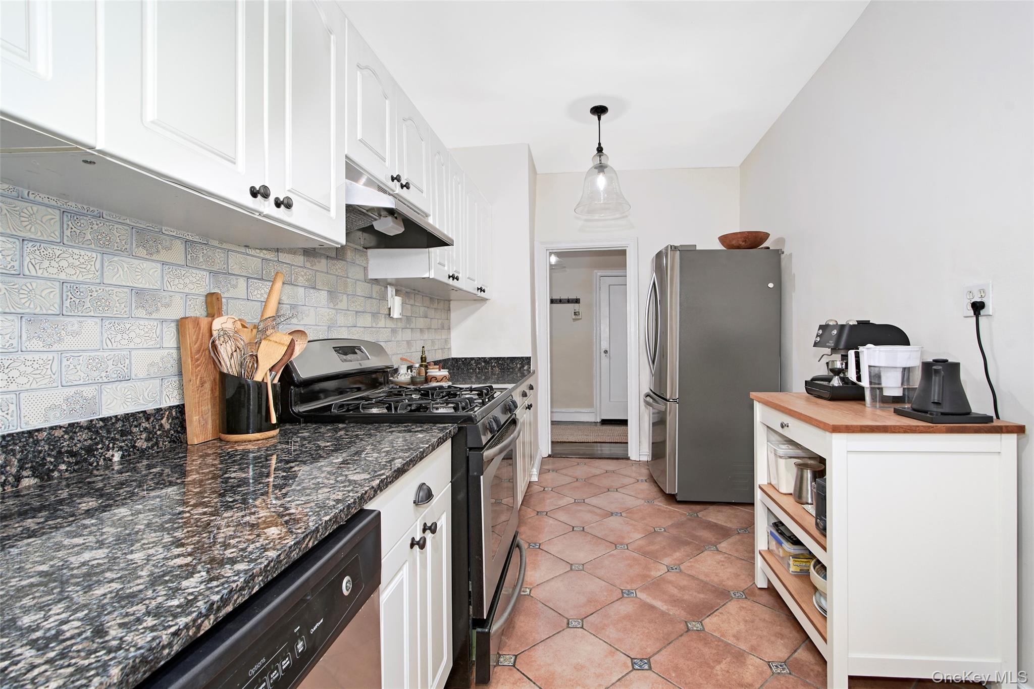 45 W Pondfield Road # 1F, Bronxville, NY 10708