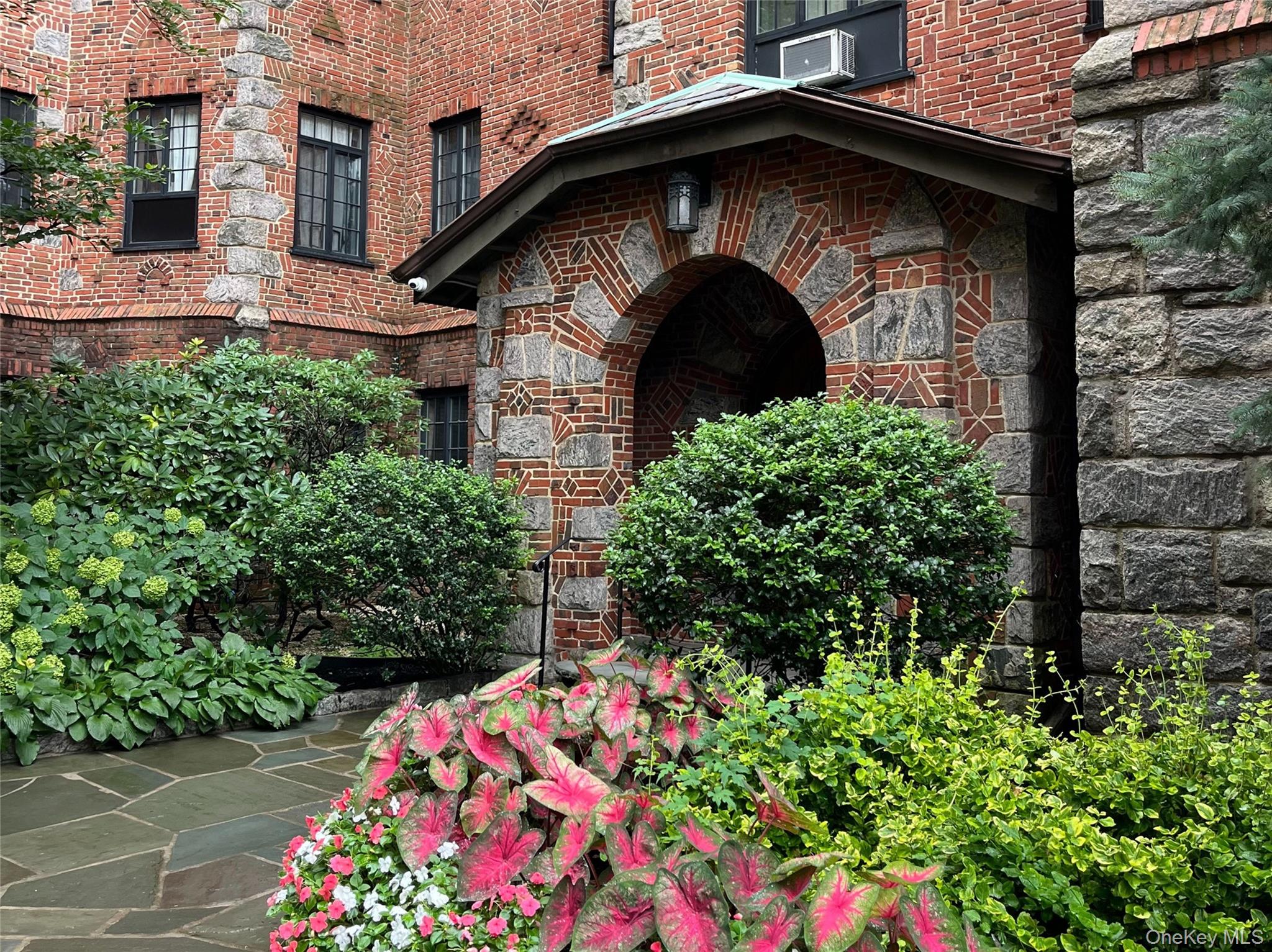 45 W Pondfield Road # 1F, Bronxville, NY 10708