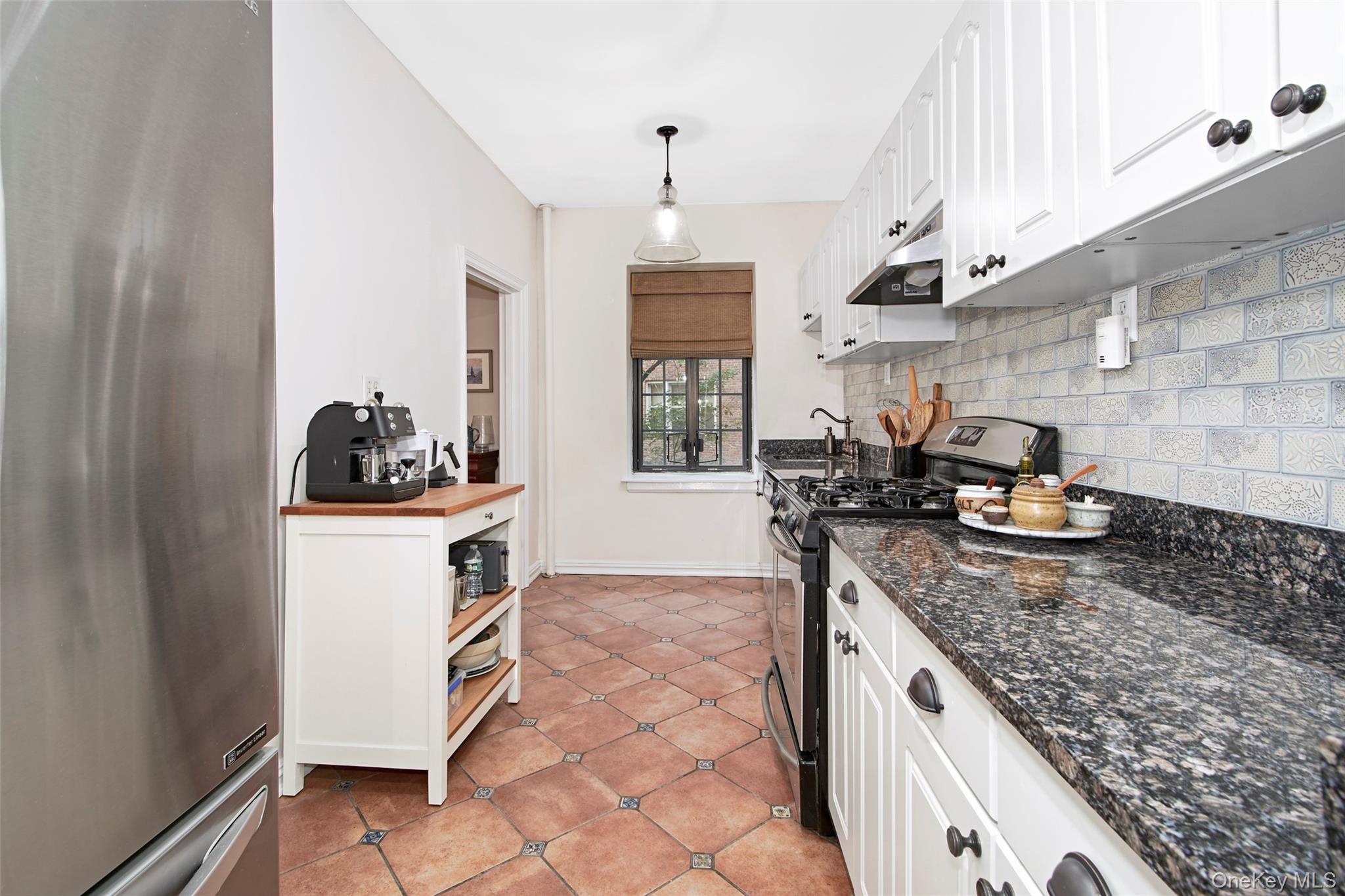 45 W Pondfield Road # 1F, Bronxville, NY 10708