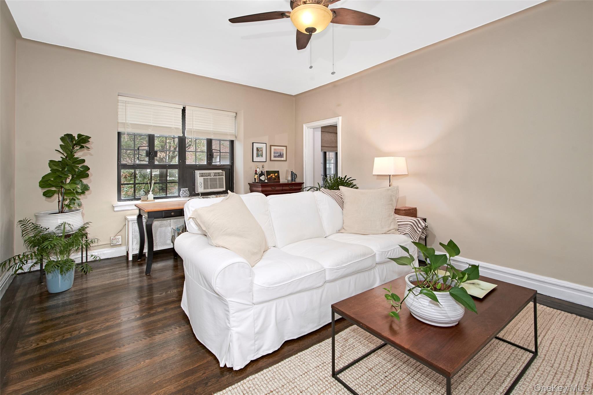 45 W Pondfield Road # 1F, Bronxville, NY 10708