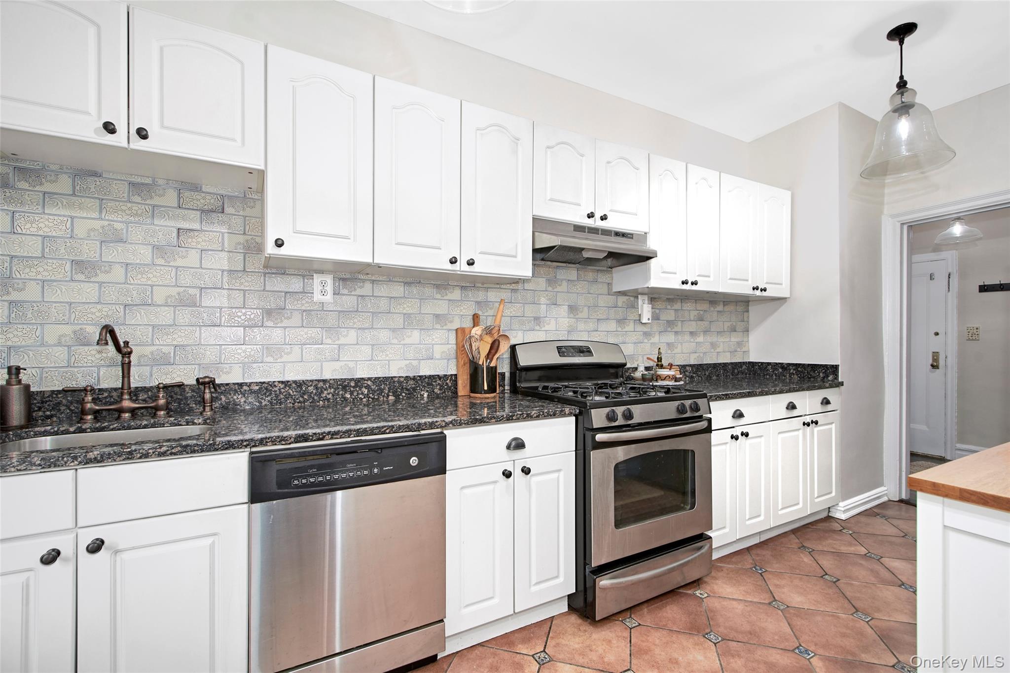 45 W Pondfield Road # 1F, Bronxville, NY 10708