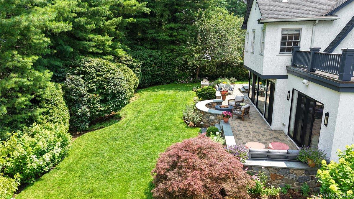 21 Orchard Road, Larchmont, NY 10538