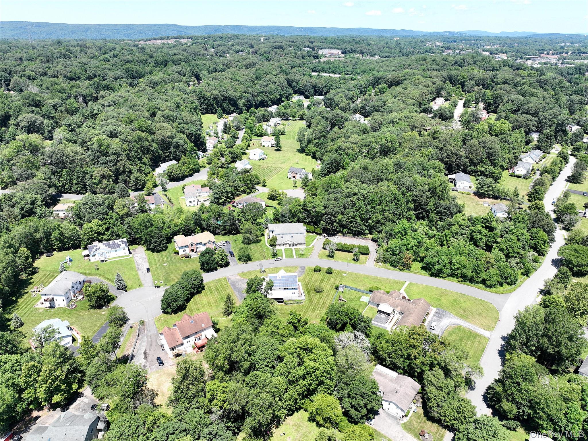 10 Fosse Court, Airmont, NY 10952